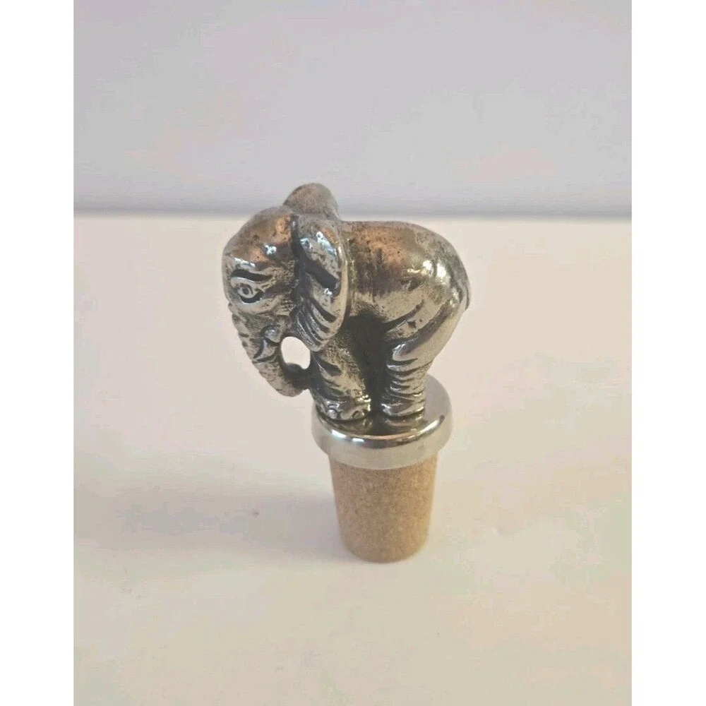 Vintage Silvertone Metal Elephant Stopper Wine Bottle Topper Figural